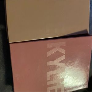 Kylie cosmetics highlighters